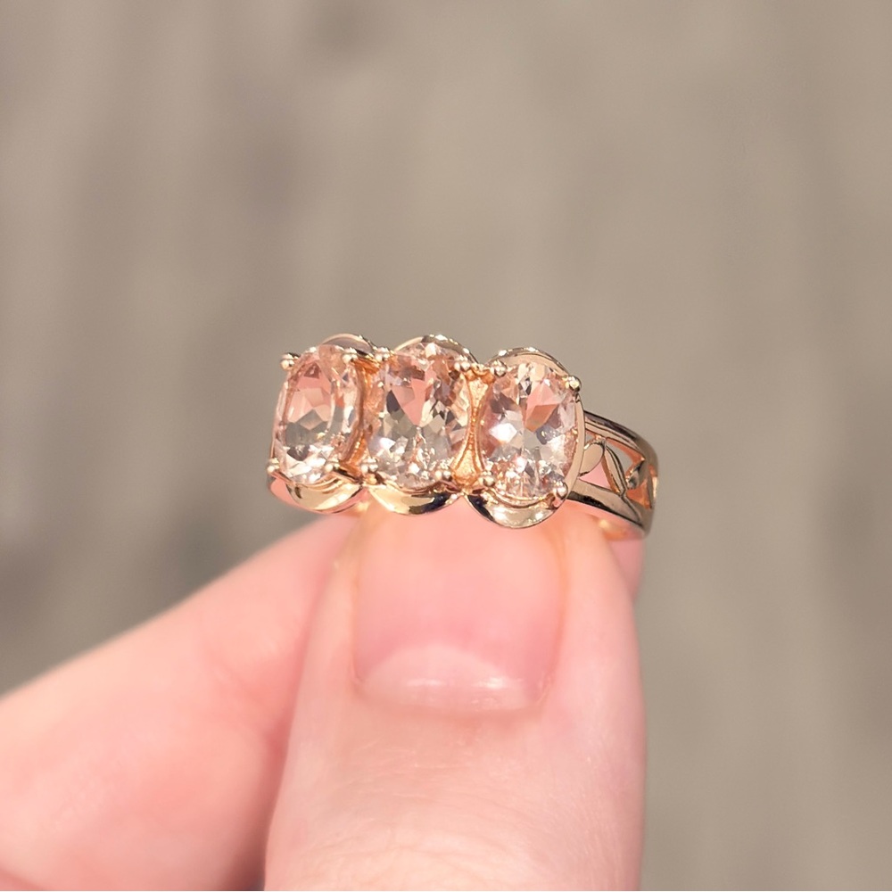 Vintage Filigree Morganite Three Stone Ring: 14K Rose Gold, Size 7.25 - Picture 7 of 12